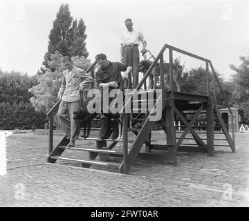 Neue Sektion der Hundeführerschule für Blinde Amsterdam, 17. August 1953, Hunde, Niederlande, Foto der Presseagentur des 20. Jahrhunderts, Neuigkeiten zur Erinnerung, Dokumentarfilm, historische Fotografie 1945-1990, visuelle Geschichten, Menschliche Geschichte des zwanzigsten Jahrhunderts, Momente in der Zeit festzuhalten Stockfoto