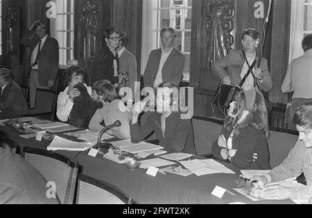 Neuer Stadtrat von Amsterdam installiert; Nr. 17 Left J. Peters, 1. September 1970, Stadträte, Installationen, Niederlande, Presseagentur des 20. Jahrhunderts, Foto, Nachrichten zum erinnern, Dokumentarfilm, historische Fotografie 1945-1990, visuelle Geschichten, Menschliche Geschichte des zwanzigsten Jahrhunderts, Momente in der Zeit festzuhalten Stockfoto