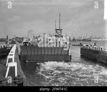 Neue Fähre Valkenweg Amsterdam. Kapazität 10 Autos, 24. Oktober 1956, Niederlande, Foto der Presseagentur des 20. Jahrhunderts, Nachrichten zu erinnern, Dokumentarfilm, historische Fotografie 1945-1990, visuelle Geschichten, Menschliche Geschichte des zwanzigsten Jahrhunderts, Momente in der Zeit festzuhalten Stockfoto