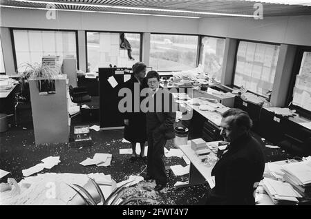 Assen, Tag nach dem Ende der Geiselnahme im Provinzhaus Stellvertretender Premierminister Hans - Nationalarchiv - 929-6257, Niederlande, Presseagentur des 20. Jahrhunderts, Foto, Nachrichten zu erinnern, Dokumentarfilm, historische Fotografie 1945-1990, visuelle Geschichten, Menschliche Geschichte des zwanzigsten Jahrhunderts, Momente in der Zeit festzuhalten Stockfoto