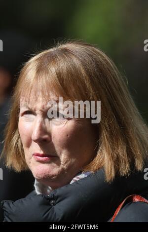 Harriet Harman, Labour-Abgeordnete für Camberwell und Peckham, nimmt an einer Mahnwache für die Gleichrechtlerin Sasha Johnson am Bandstand im Ruskin Park, Camberwell, Süd-London, Teil. Die Mutter von drei Kindern befindet sich im King's College Hospital (KCH) in kritischem Zustand, nachdem sie in den frühen Morgenstunden des Sonntags vor einer Hausfeier in Peckham auf den Kopf geschossen wurde. Bilddatum: Montag, 24. Mai 2021. Stockfoto