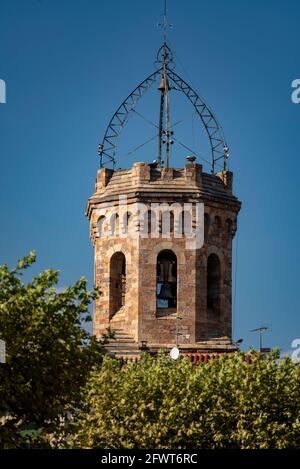 Glockenturm der Kirche des Mare de Déu de Valldeflors de Tremp (Lleida, Katalonien, Spanien) ESP: Campanario de la iglesia de Mare de Déu de Tremp Stockfoto