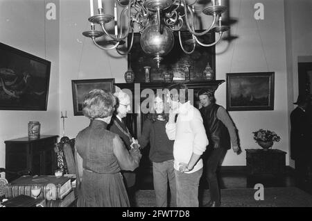 Neujahrsempfang Bürgermeister Samkalden von Amsterdam im Stedelijk Museum, 4. Januar 1971, Museen, Neujahrsempfang, Bürgermeister, Niederlande, Presseagentur des 20. Jahrhunderts, Foto, Nachrichten zu erinnern, Dokumentarfilm, historische Fotografie 1945-1990, visuelle Geschichten, Menschliche Geschichte des zwanzigsten Jahrhunderts, Momente in der Zeit festzuhalten Stockfoto