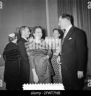 Neujahrsempfang der Minister LUNs und Beyen. Minister LUNs mit&#160;?, 13. Januar 1956, Neujahrsempfang, Minister, Empfänge, Niederlande, Foto der Presseagentur des 20. Jahrhunderts, zu erinnerende Nachrichten, Dokumentarfilm, historische Fotografie 1945-1990, visuelle Geschichten, Menschliche Geschichte des zwanzigsten Jahrhunderts, Momente in der Zeit festzuhalten Stockfoto