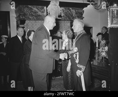 Neujahrsempfang Stedelijk Museum Amsterdam, 4. Januar 1954, Museen, Neujahrsempfang, Niederlande, Presseagentur des 20. Jahrhunderts, Foto, Nachrichten zum erinnern, Dokumentarfilm, historische Fotografie 1945-1990, visuelle Geschichten, Menschliche Geschichte des zwanzigsten Jahrhunderts, Momente in der Zeit festzuhalten Stockfoto