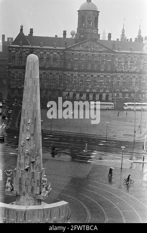 Nr. 11, Palast am Staudamm, Amsterdam, Nr. 12, Staudamm, 24. April 1969, Paläste, Niederlande, Foto der Presseagentur des 20. Jahrhunderts, Nachrichten zu erinnern, Dokumentarfilm, historische Fotografie 1945-1990, visuelle Geschichten, Menschliche Geschichte des zwanzigsten Jahrhunderts, Momente in der Zeit festzuhalten Stockfoto