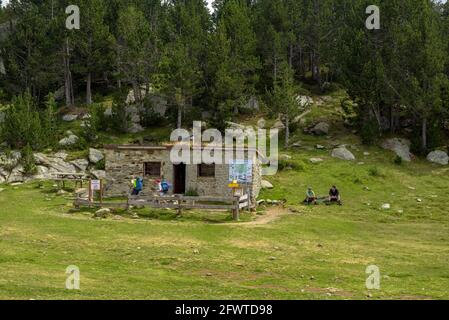 Schutzhütte La Balmeta (Capcir, Pyrenees Orientales, Frankreich) ESP: Schutzhütte cabaña de la Balmeta (Capcir, Pirineos Orientales, Francia) Stockfoto