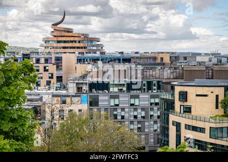 Blick auf die Skyline von Edinburgh und das neue St James Quarter Gebäude vom Carlton Hill nach Westen Stockfoto