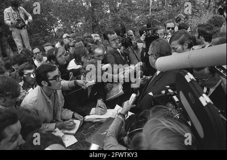 Ambonese Occupy Residence des indonesischen Botschafters, Wassenaar, 31. August 1970, Interviews, Niederlande, Presseagentur des 20. Jahrhunderts, Foto, Nachrichten zum erinnern, Dokumentarfilm, historische Fotografie 1945-1990, visuelle Geschichten, Menschliche Geschichte des zwanzigsten Jahrhunderts, Momente in der Zeit festzuhalten Stockfoto