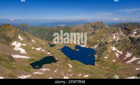 Blick vom Gipfel des Pic de l'Étang Fourcat (Pyrenäen, Andorra) ESP: Vistas desde el Pic de l'Étang Fourcat (Pirineos, Andorra) Stockfoto