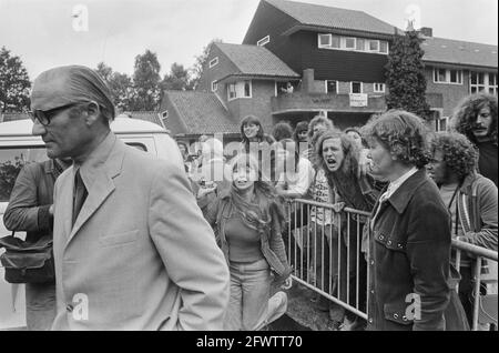 Evakuierung Lorentz-Pavillon von Dennendal; Mr. Drechsel wird ausbeuht, 3. Juli 1974, Niederlande, Presseagentur des 20. Jahrhunderts, Foto, Nachrichten zu erinnern, Dokumentarfilm, historische Fotografie 1945-1990, visuelle Geschichten, Menschliche Geschichte des zwanzigsten Jahrhunderts, Momente in der Zeit festzuhalten Stockfoto