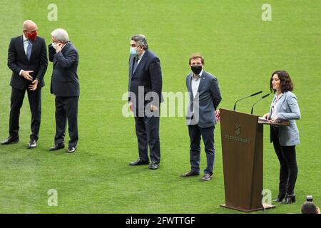 Luis Rubiales, Präsident von RFEF, Enrique Cerezo, Präsident von Atletico de Madrid, Jose Manuel Rodriguez Uribes, Minister für Kultur und Sport, Jose Luis Martinez Almeida, Bürgermeister von Madrid, und Isabel Diaz Ayuso, Präsidentin der Gemeinde Madrid während der spanischen Meisterschaft La Liga 2020/2021, Siegerehrung der Champions Trophy im Wanda Metropolitano Stadion am 23. Mai 2021 in Madrid, Spanien - Foto Irina R Hipolito / Spanien DPPI / DPPI / LiveMedia Stockfoto