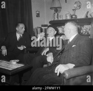 Opa Klijzing Weltmeister Pfeifenrauchen, 17. April 1952, Rauchen, Spiele, Niederlande, 20. Jahrhundert Presseagentur Foto, Nachrichten zu erinnern, Dokumentarfilm, historische Fotografie 1945-1990, visuelle Geschichten, Menschliche Geschichte des zwanzigsten Jahrhunderts, Momente in der Zeit festzuhalten Stockfoto