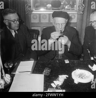 Opa Klijzing Weltmeister Pfeifenrauchen, 17. April 1952, Rauchen, Spiele, Niederlande, 20. Jahrhundert Presseagentur Foto, Nachrichten zu erinnern, Dokumentarfilm, historische Fotografie 1945-1990, visuelle Geschichten, Menschliche Geschichte des zwanzigsten Jahrhunderts, Momente in der Zeit festzuhalten Stockfoto