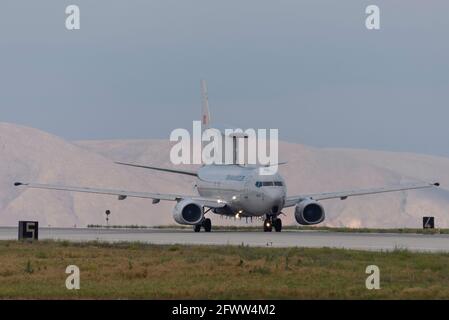 KONYA, TÜRKEI - 08 2016. Juni: Mehrere Flugzeuge der türkischen Luftwaffe, darunter Boeing 737 AEW&C, versammeln sich zu einer militärischen Übung, die als Anatolischer Adler bekannt ist. Stockfoto