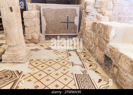 MOUNT NEBO, JORDANIEN - 21. MÄRZ 2017: Mosaiken in der Moses Memorial Kirche am Berg Nebo. Stockfoto