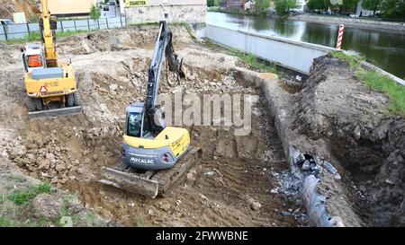 Vorbereitung eines Baugrundes für ein Mehrfamilienhaus Neubau an der Altstadtbrücke Bei Zgorzelec am 18.05.2021 Stockfoto