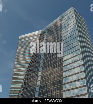 mailand italien 4. Mai 2021: Der Wolkenkratzer Torre Gioia 22 in mailand, auch bekannt als Glasscherbe, ist Teil des Projekts Porta Nuova Stockfoto