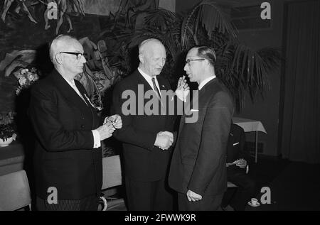 [Kommission Nederlandse Vereniging van Kaasexporteurs, Zwarteweg 25 Den Haag] Preisverleihung, 29. April 1963, Niederlande, Presseagentur des 20. Jahrhunderts, Foto, Nachrichten zu erinnern, Dokumentarfilm, historische Fotografie 1945-1990, visuelle Geschichten, Menschliche Geschichte des zwanzigsten Jahrhunderts, Momente in der Zeit festzuhalten Stockfoto