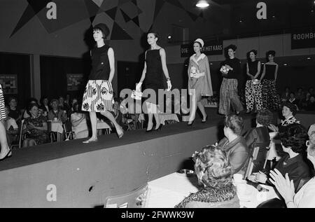 [Auftrag Nederlandse Vereniging van Kaasexporteurs, Zwarteweg 25 Den Haag ] Modenschau, 29. April 1963, Schaufensterpuppen, Modenschauen, Niederlande, 20. Jahrhundert Presseagentur Foto, Nachrichten zu erinnern, Dokumentarfilm, historische Fotografie 1945-1990, visuelle Geschichten, Menschliche Geschichte des zwanzigsten Jahrhunderts, Momente in der Zeit festzuhalten Stockfoto