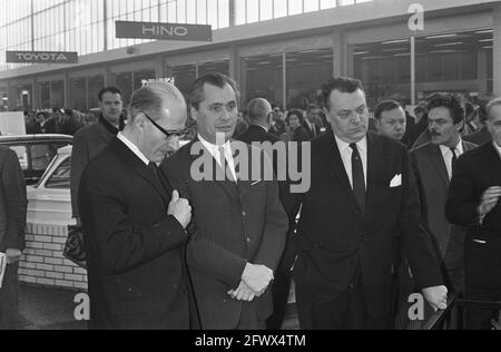 Eröffnung der 58. RAI-Ausstellung für Personenkraftwagen durch Minister Schut während der Tour, 13. Februar 1969, Eröffnungen, Minister, Führungen, Niederlande, Presseagentur des 20. Jahrhunderts, Foto, Nachrichten zum erinnern, Dokumentarfilm, historische Fotografie 1945-1990, visuelle Geschichten, Menschliche Geschichte des zwanzigsten Jahrhunderts, Momente in der Zeit festzuhalten Stockfoto