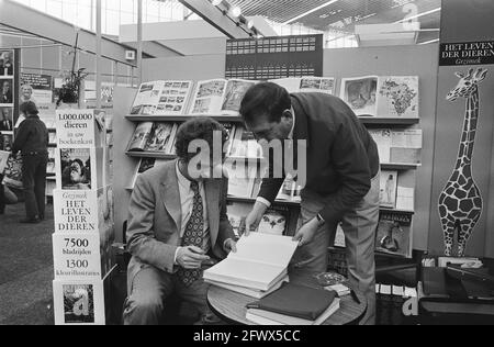 Buchmarkt in RAI, Amsterdam, 23. Oktober 1970, BÜCHER, Eröffnungen, Märkte, Niederlande, Foto der Presseagentur des 20. Jahrhunderts, zu erinnerende Nachrichten, Dokumentation, historische Fotografie 1945-1990, visuelle Geschichten, Menschliche Geschichte des zwanzigsten Jahrhunderts, Momente in der Zeit festzuhalten Stockfoto