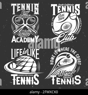 Tennis Sport Vektor T-Shirt Prints. Spielen Schläger und Kugeln auf schwarzem Grunge Hintergrund. Labels für Tennissportteams oder -Akademielabels mit weißer Typografie. T Stock Vektor