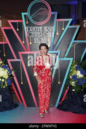 Miami, Vereinigte Staaten Von Amerika. Mai 2021. MIAMI, FL- MAI 22: Adrienne Arsht wird während der Adrienne Arsht Center Gala am 22. Mai 2021 im Adrienne Arsht Center for the Performing Arts in Miami, Florida, gesehen. (Foto von Alberto E. Tamargo/Sipa USA) Quelle: SIPA USA/Alamy Live News Stockfoto