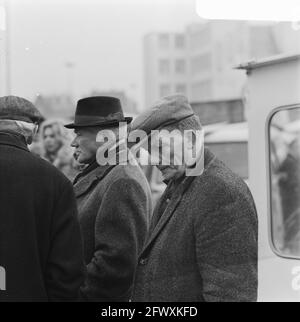 Publikum am Waterlooplein, Amsterdam, 20. Februar 1971, Niederlande, 20. Jahrhundert Presseagentur Foto, Nachrichten zu erinnern, Dokumentarfilm, historische Fotografie Stockfoto