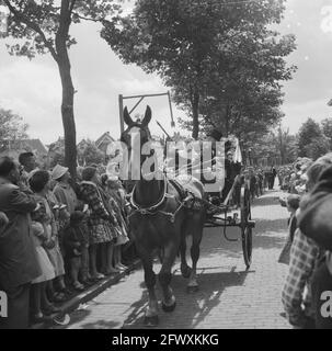 Purmerend 550 Jahre Stadt, Ringkleben in traditioneller Tracht, 14. Juli 1960, RINGSTEKEN, Kostüme, Niederlande, Foto der Presseagentur des 20. Jahrhunderts, Stockfoto