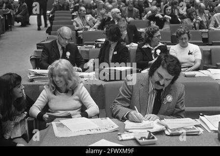 PvdA Kongress in Den Haag , Van der Louw und Ehefrau, 6. Oktober 1972, Kongresse, Niederlande, 20. Jahrhundert Presseagentur Foto, Nachrichten zu erinnern, d Stockfoto