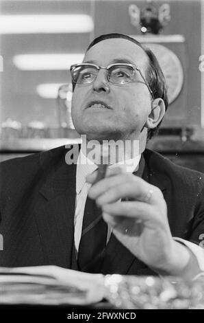 Radikale aus der KVP-Fraktion. Pressekonferenz Radikale. Herr Aarden, 27. Februar 1968, Pressekonferenzen, Politiker, Politik, Niederlande, 20 Stockfoto