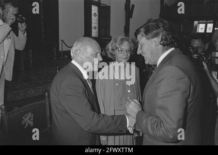 Empfang anlässlich des 65. Geburtstages von J. den Uyl in Ridderzaal Den Haag, 24 Lubbers mit Den Uyl und seiner Frau, 28. August 1984, Empfänge, The N Stockfoto