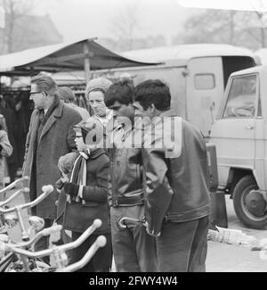 Crowd on Waterlooplein, Amsterdam, 20. Februar 1971, Niederlande, 20. Jahrhundert Presseagentur Foto, Nachrichten zu erinnern, Dokumentarfilm, historische Fotografie Stockfoto