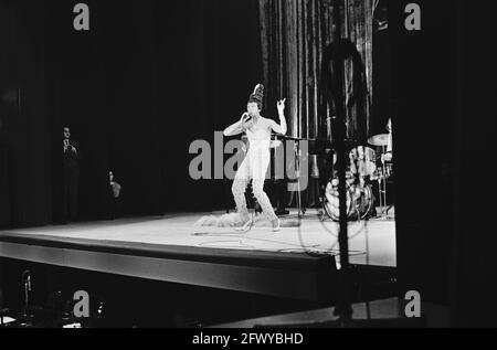 Silvestershow von Josephine Baker aufgenommen in Carre, 27. Dezember 1964, Shows, Niederlande, 20. Jahrhundert Presseagentur Foto, Nachrichten zu erinnern Stockfoto