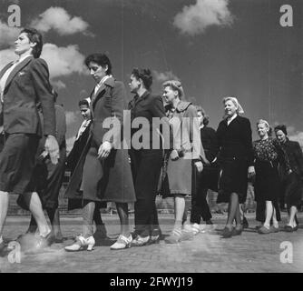 Reportage; Camp Amersfoort, Internierungslager für Kriegsverbrecher und Kollaborateure, 1945, Internierungslager, Niederlande, Presseagentur des 20. Jahrhunderts, News to remember, Dokumentarfilm, historische Fotografie 1945-1990, visuelle Geschichten, Menschliche Geschichte des zwanzigsten Jahrhunderts, Momente in der Zeit festzuhalten Stockfoto