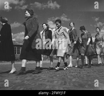 Reportage; Camp Amersfoort, Internierungslager für Kriegsverbrecher und Kollaborateure, 1945, Internierungslager, Niederlande, Presseagentur des 20. Jahrhunderts, News to remember, Dokumentarfilm, historische Fotografie 1945-1990, visuelle Geschichten, Menschliche Geschichte des zwanzigsten Jahrhunderts, Momente in der Zeit festzuhalten Stockfoto