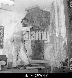Restaurierung in der Neuen Kirche am Dam-Platz, Bildhauer Maarten Mooy, 31. März 1964, HOLZ, Bildhauer, Restaurierungen, Niederlande, Presseagentur des 20. Jahrhunderts, Foto, Nachrichten zu erinnern, Dokumentarfilm, historische Fotografie 1945-1990, visuelle Geschichten, Menschliche Geschichte des zwanzigsten Jahrhunderts, Momente in der Zeit festzuhalten Stockfoto