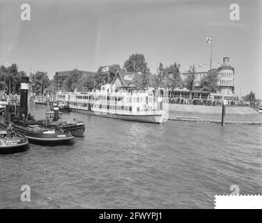 Verlegung des Spitalschiffs J. Henry Dunant auf die Roode Kruis in Rotterdam, 23. Mai 1959, Spitalschiffe, Niederlande, 20. Jahrhundert Presseagentur Foto, Nachrichten zu erinnern, Dokumentarfilm, historische Fotografie 1945-1990, visuelle Geschichten, Menschliche Geschichte des zwanzigsten Jahrhunderts, Momente in der Zeit festzuhalten Stockfoto