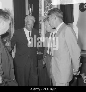 Konsultation mit der Stiftung der Arbeit, Herr Roemers, 17. Juni 1965, KONSULTATIONEN, Niederlande, Presseagentur des 20. Jahrhunderts, Foto, Nachrichten zum erinnern, Dokumentarfilm, historische Fotografie 1945-1990, visuelle Geschichten, Menschliche Geschichte des zwanzigsten Jahrhunderts, Momente in der Zeit festzuhalten Stockfoto