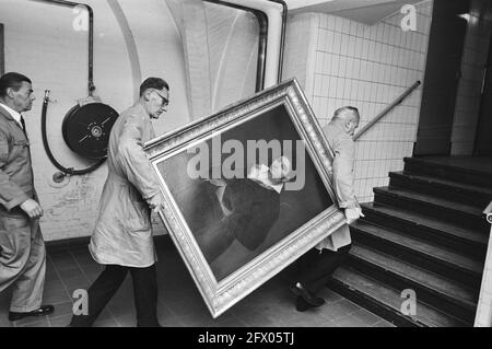 Gemälde von Goya Porträt Don Ramon Satue, Richter in Madrid, zurück im Rijksmuseum, Amsterdam; Gemälde werden ausgepackt, 9. Dezember 1970, Gemälde, Niederlande, 20. Jahrhundert Presseagentur Foto, Nachrichten zu erinnern, Dokumentarfilm, historische Fotografie 1945-1990, visuelle Geschichten, Menschliche Geschichte des zwanzigsten Jahrhunderts, Momente in der Zeit festzuhalten Stockfoto
