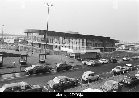 Schiphollijn, Bahnhof Schiphol, 15. Februar 1978, Bahnhöfe, Niederlande, Presseagentur des 20. Jahrhunderts, Foto, Nachrichten zum erinnern, Dokumentarfilm, historische Fotografie 1945-1990, visuelle Geschichten, Menschliche Geschichte des zwanzigsten Jahrhunderts, Momente in der Zeit festzuhalten Stockfoto
