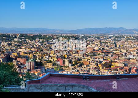 Blick über die Stadt Neapel in Italien, Napoli Stadtbild, Kampanien Region. Stockfoto