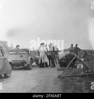 [Series Landmines cleared at Hook of Holland], August 1945, Erholung, zweiter Weltkrieg, Niederlande, 20. Jahrhundert Presseagentur Foto, Nachrichten zu erinnern, Dokumentarfilm, historische Fotografie 1945-1990, visuelle Geschichten, Menschliche Geschichte des zwanzigsten Jahrhunderts, Momente in der Zeit festzuhalten Stockfoto