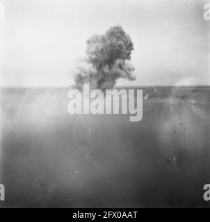 [Series Landmines cleared at Hook of Holland], August 1945, Erholung, zweiter Weltkrieg, Niederlande, 20. Jahrhundert Presseagentur Foto, Nachrichten zu erinnern, Dokumentarfilm, historische Fotografie 1945-1990, visuelle Geschichten, Menschliche Geschichte des zwanzigsten Jahrhunderts, Momente in der Zeit festzuhalten Stockfoto