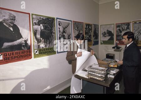 Serie Portugal, Wahlkampf/Straßenszenen in Lissabon (Anfang 1975); Innenbüro CDs, 1975, Politik, Wahlen, Niederlande, 20. Jahrhundert Presseagentur Foto, Nachrichten zu erinnern, Dokumentarfilm, historische Fotografie 1945-1990, visuelle Geschichten, Menschliche Geschichte des zwanzigsten Jahrhunderts, Momente in der Zeit festzuhalten Stockfoto