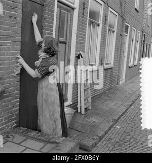 Serie Volendam, 8. Februar 1957, SERIE, Niederlande, 20. Jahrhundert Presseagentur Foto, Nachrichten zu erinnern, Dokumentarfilm, historische Fotografie 1945-1990, visuelle Geschichten, Menschliche Geschichte des zwanzigsten Jahrhunderts, Momente in der Zeit festzuhalten Stockfoto