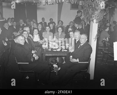 Saint Nicholkpartei Navy Kattenburg, 2. Dezember 1950, MARINIERS, Niederlande, 20. Jahrhundert Presseagentur Foto, Nachrichten zu erinnern, Dokumentarfilm, historische Fotografie 1945-1990, visuelle Geschichten, Menschliche Geschichte des zwanzigsten Jahrhunderts, Momente in der Zeit festzuhalten Stockfoto