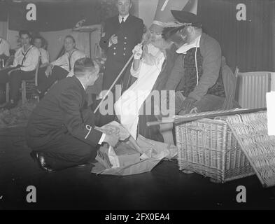 Saint Nicholkpartei Navy Kattenburg, 2. Dezember 1950, MARINIERS, Niederlande, 20. Jahrhundert Presseagentur Foto, Nachrichten zu erinnern, Dokumentarfilm, historische Fotografie 1945-1990, visuelle Geschichten, Menschliche Geschichte des zwanzigsten Jahrhunderts, Momente in der Zeit festzuhalten Stockfoto