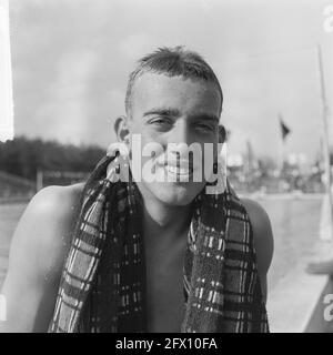 Schwimmen Niederlande gegen Deutschland in Brunssum, Johan Schans (Kopf), 20. Juni 1965, Schwimmer, Niederlande, 20. Jahrhundert Presseagentur Foto, Nachrichten zu erinnern, Dokumentarfilm, historische Fotografie 1945-1990, visuelle Geschichten, Menschliche Geschichte des zwanzigsten Jahrhunderts, Momente in der Zeit festzuhalten Stockfoto